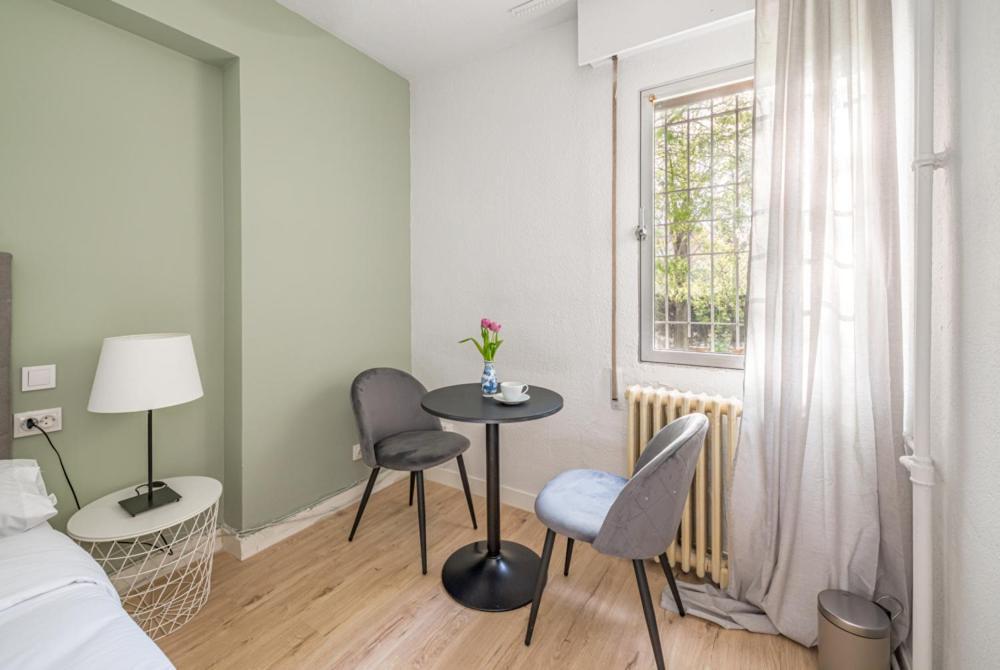 Madrid Rio Rooms Экстерьер фото
