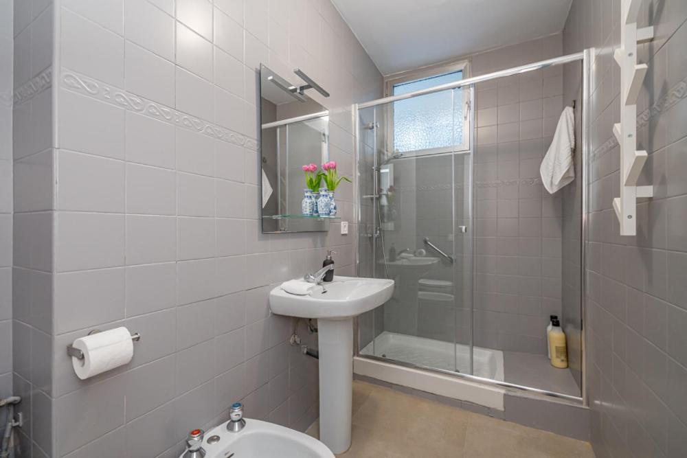 Madrid Rio Rooms Экстерьер фото